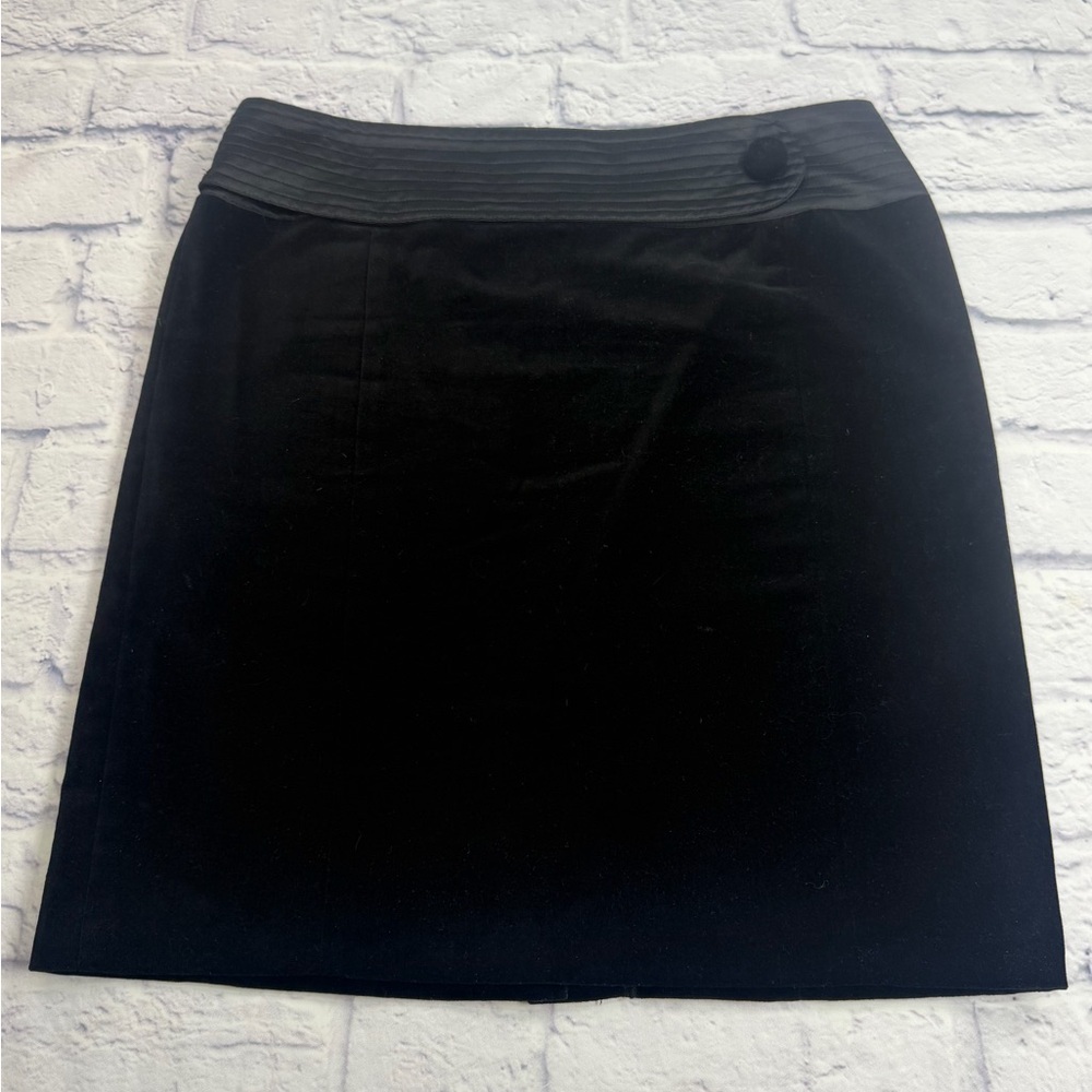 Behnaz Sarafpour Black Mini Skirt with Textured Waistband. Size 9.